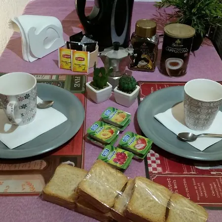 Delle Scuole Pie アパート *